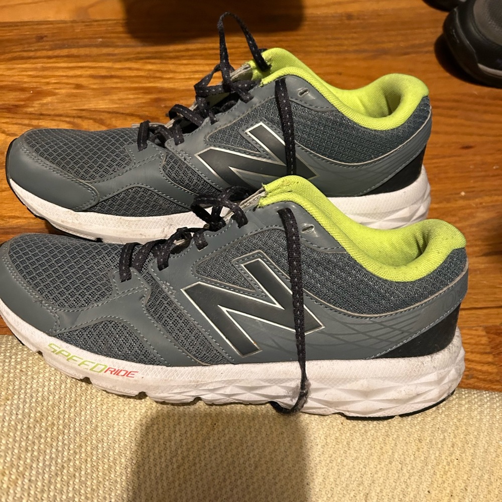 Men’s size 10.5 New Balance shoes.
